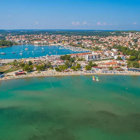 2 Bedroom Amazing In Holiday home